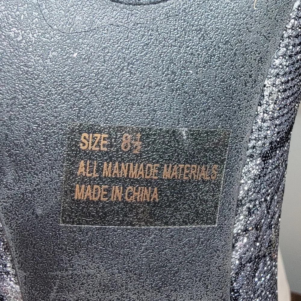 Qupid Metallic Heels - Size‎ 8.5 - Picture 5 of 5